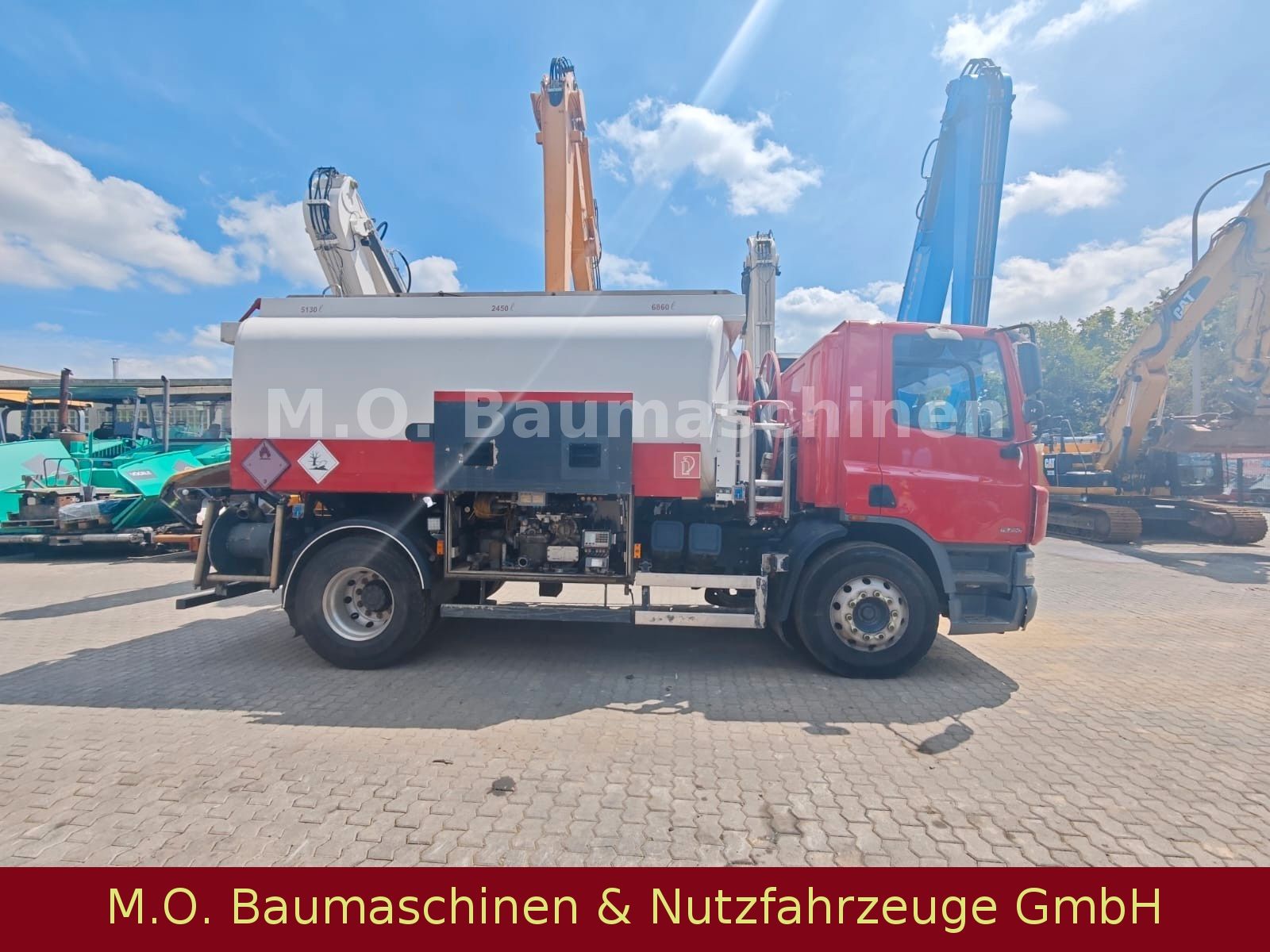 Fahrzeugabbildung DAF CF 75.250 / 4x2 / AC / Tankwagen 15.200 L /