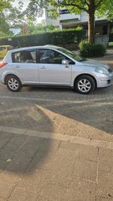 Nissan Tiida Automatik - Nissan Tiida von privat