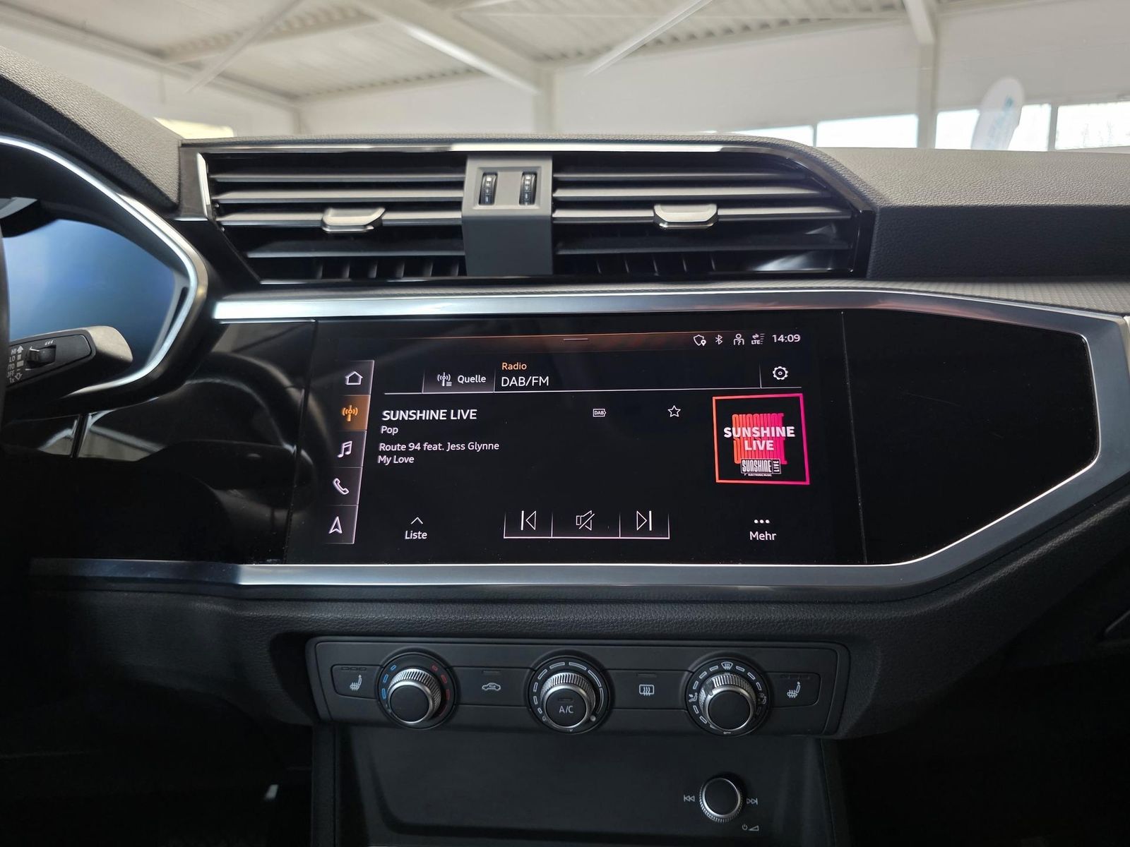 Fahrzeugabbildung Audi Q3 35 TDI DSG/Navi/DAB/Totwinkel/VZE
