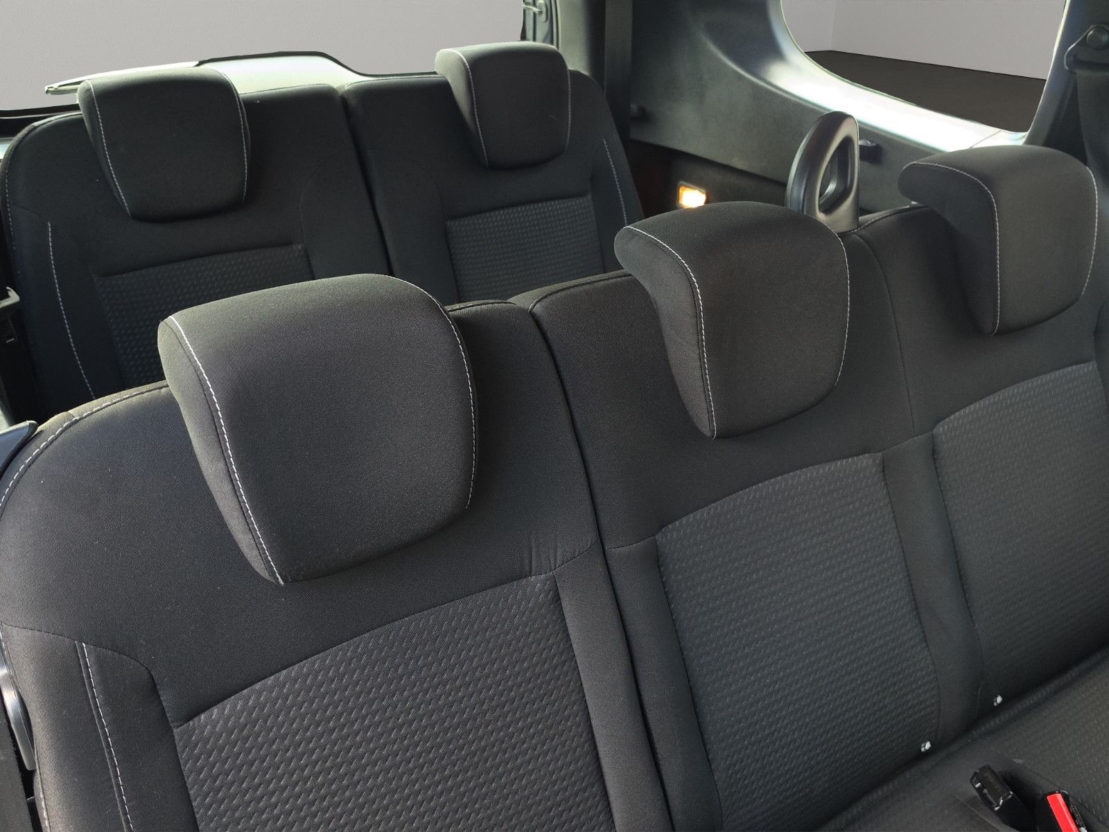 Fahrzeugabbildung Dacia Lodgy Comfort 7x Sitzer Navigation Tempomat