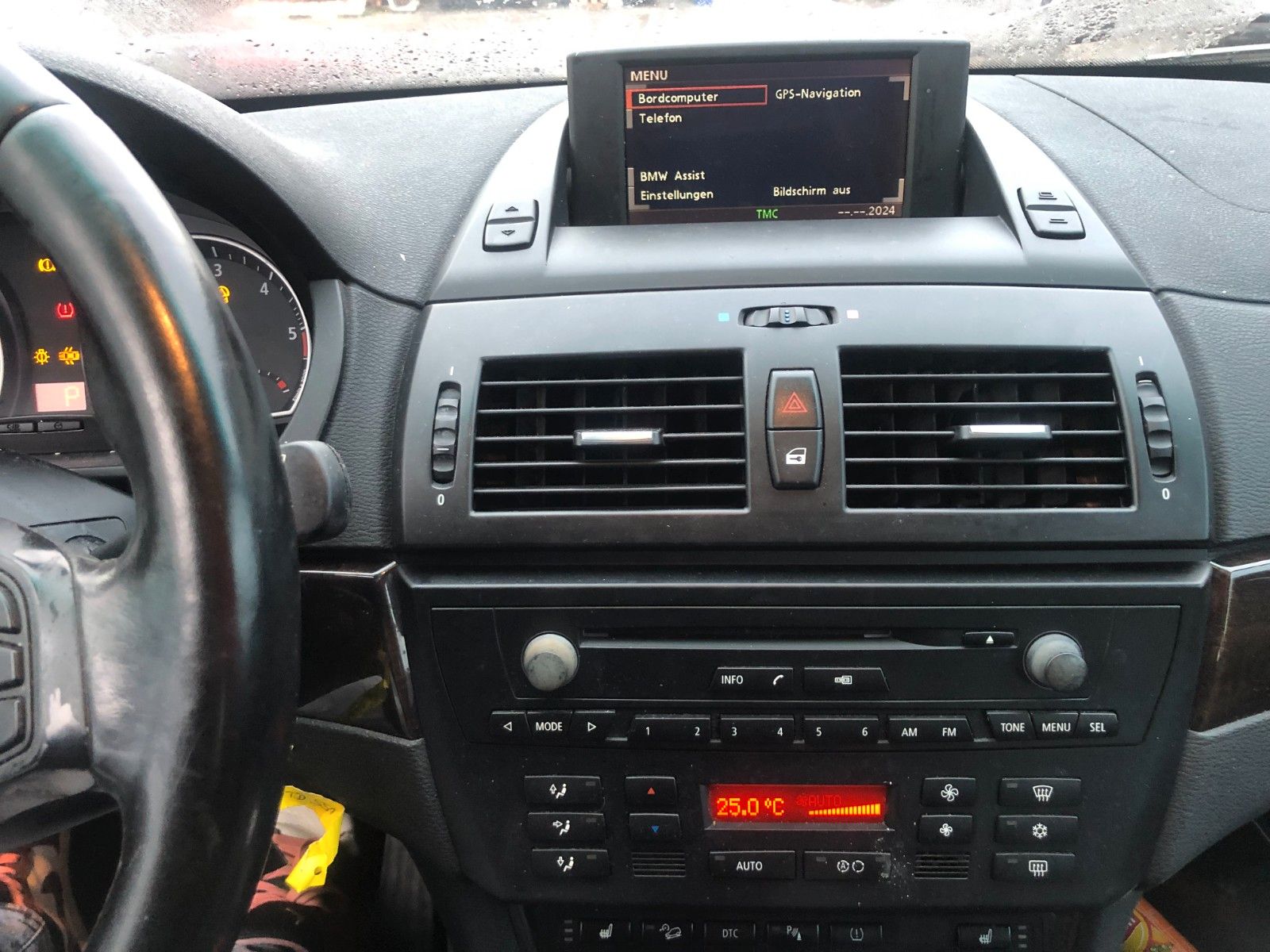 Fahrzeugabbildung BMW X3 3.0d Unfallschaden