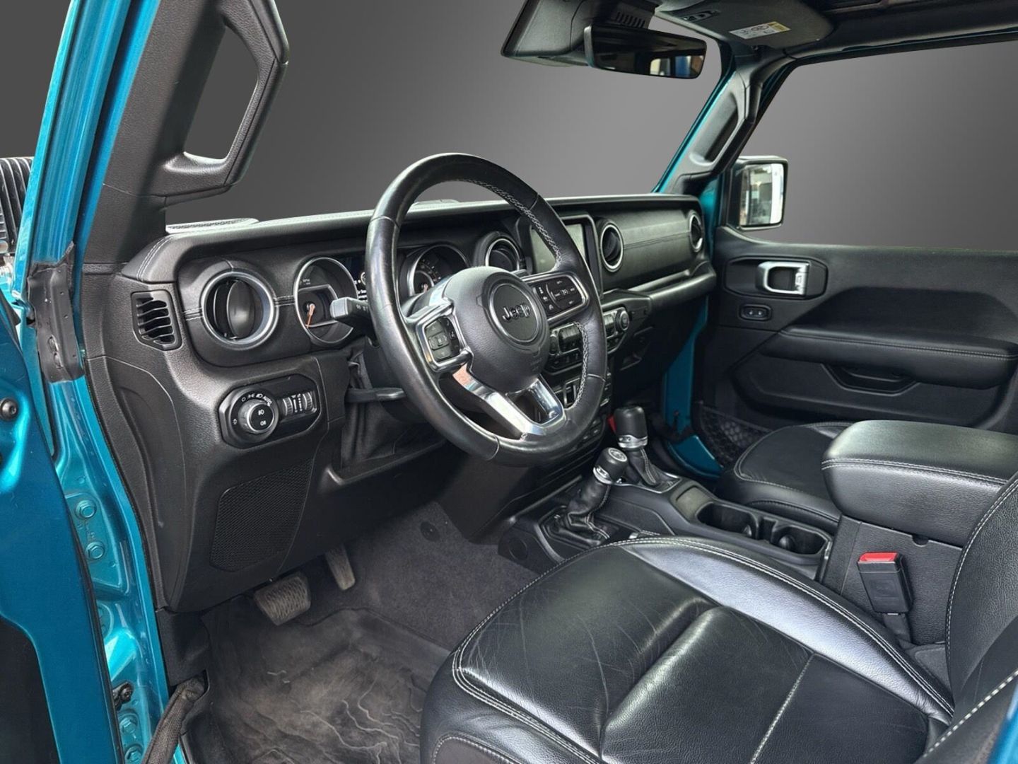 Fahrzeugabbildung Jeep Wrangler Sahara 2.2 CRDi - Umbau - Sky-One-Touch