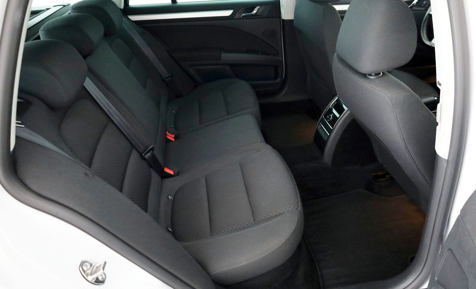 Fahrzeugabbildung SKODA Superb Combi Exclusive 4x4 Navi,Xenon,SH,PDC,+WR