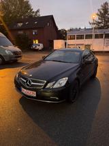 Mercedes-Benz E 220 Coupé E 220 CDI BlueEFFICIENCY AVANTG. - Mercedes-Benz E 220 Cdi mit Diesel-Antrieb