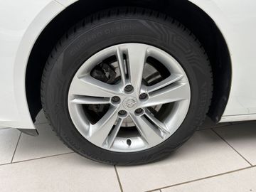 Fotografie des Opel Insignia Sports Tourer 2.0 Diesel AT Elegance AH