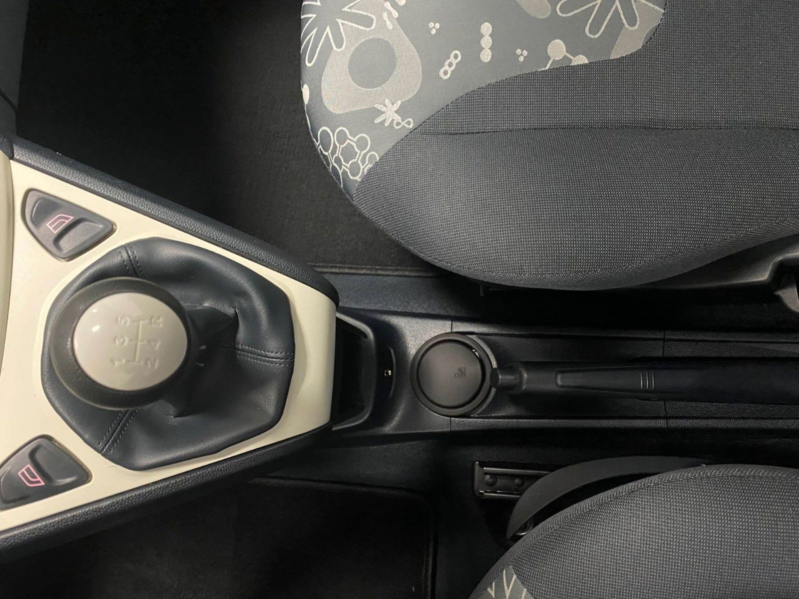 Fahrzeugabbildung Ford Ka/Ka+ 1,2 Trend + KLIMA+ TAGFAHRLICHT+wenig KM