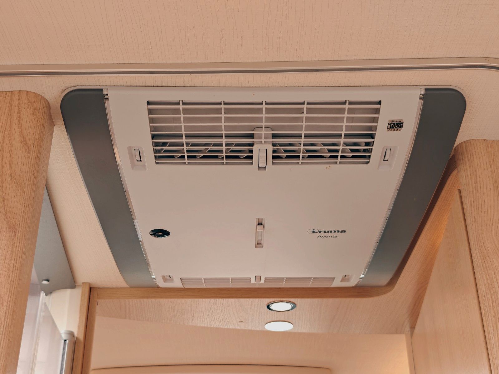 Fahrzeugabbildung HYMER / ERIBA / HYMERCAR B - KLASSE MC T 680 - INDIVIDUAL AUS ERSTBESITZ