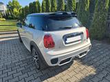 MINI John Cooper Works John Cooper Works - weiße MINI John Cooper Works