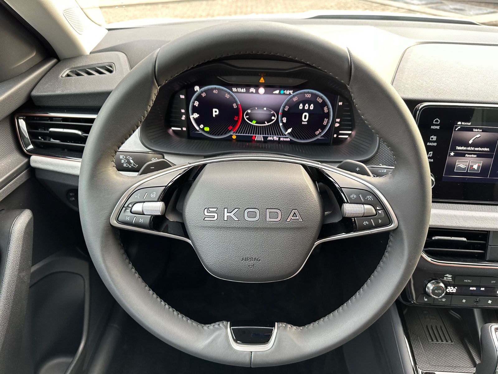 Fahrzeugabbildung SKODA Kamiq 1.0 TSI Selection DSG ACC/LED/PDC/eHeck