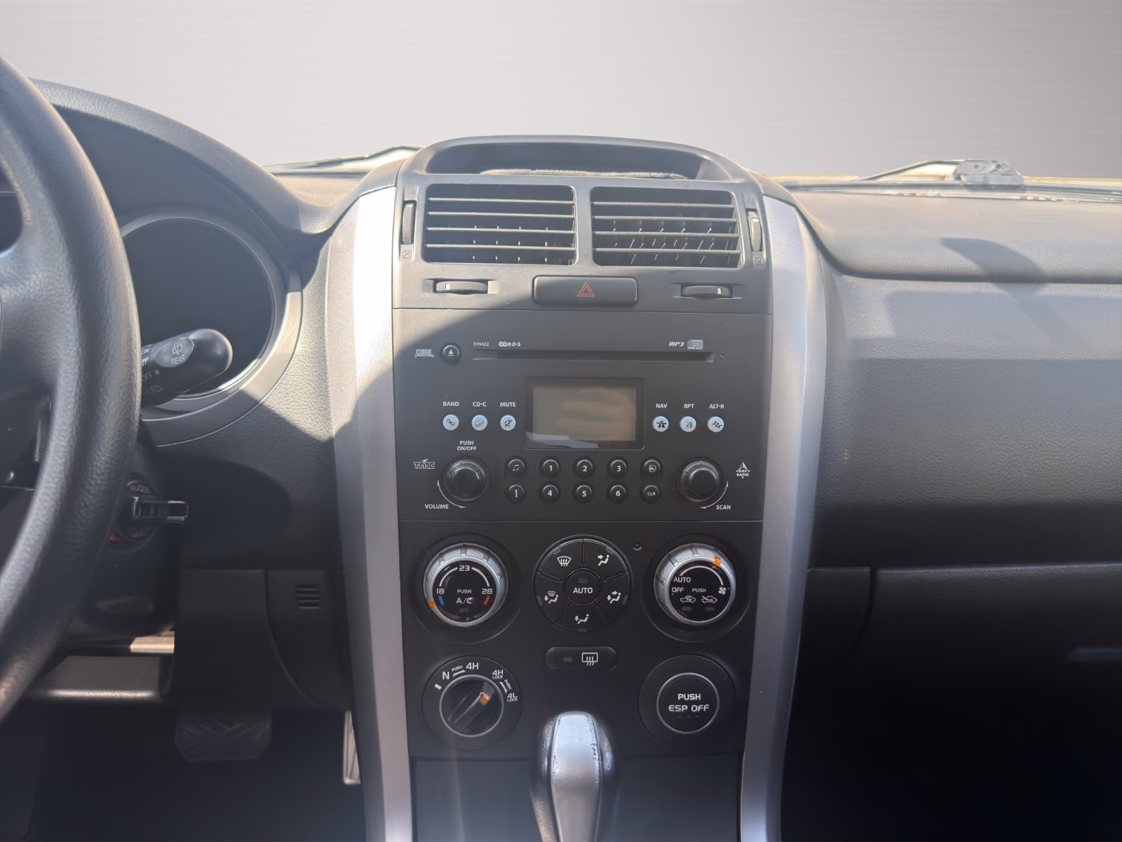 Suzuki Grand Vitara 2.0 140 ch Comfort+ • BVA • 4x4 • Toit ouvrant • Sièges chauffants