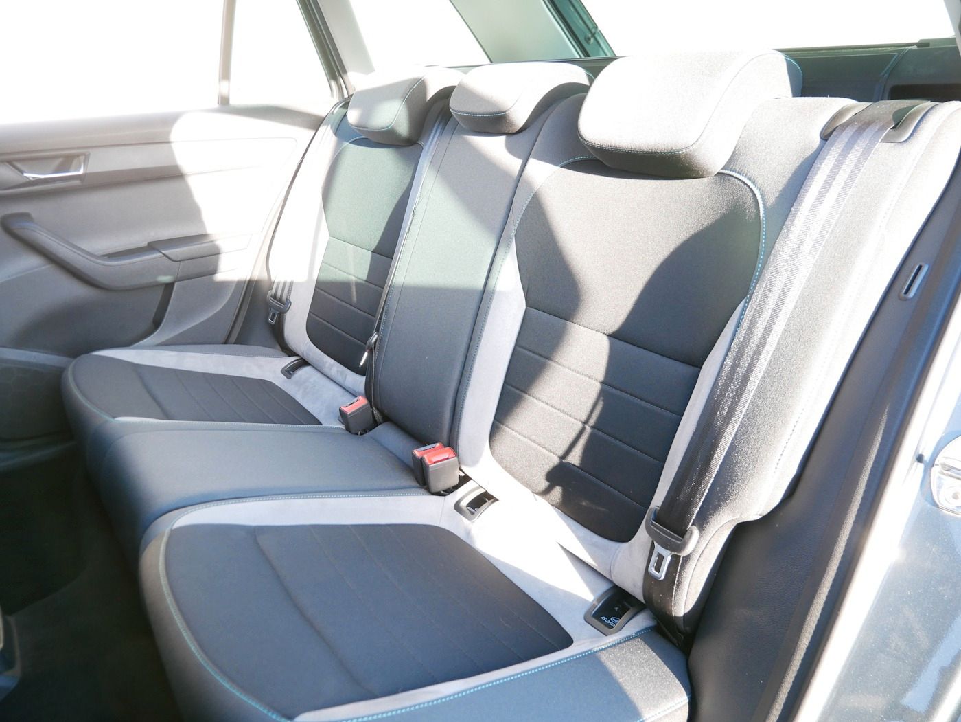 Fahrzeugabbildung SKODA Fabia Combi 1.2 TSI Joy PDC SHZ NSW Klimaautom.