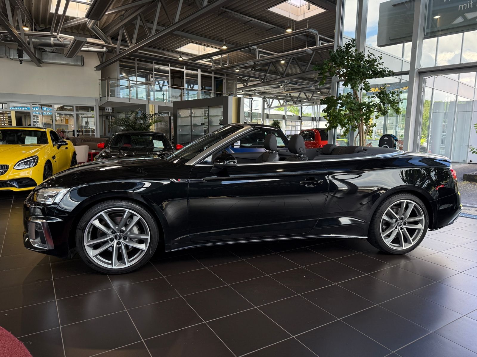 Fahrzeugabbildung Audi A5 Cabriolet 40 TFSI S line RFK LED NAVI