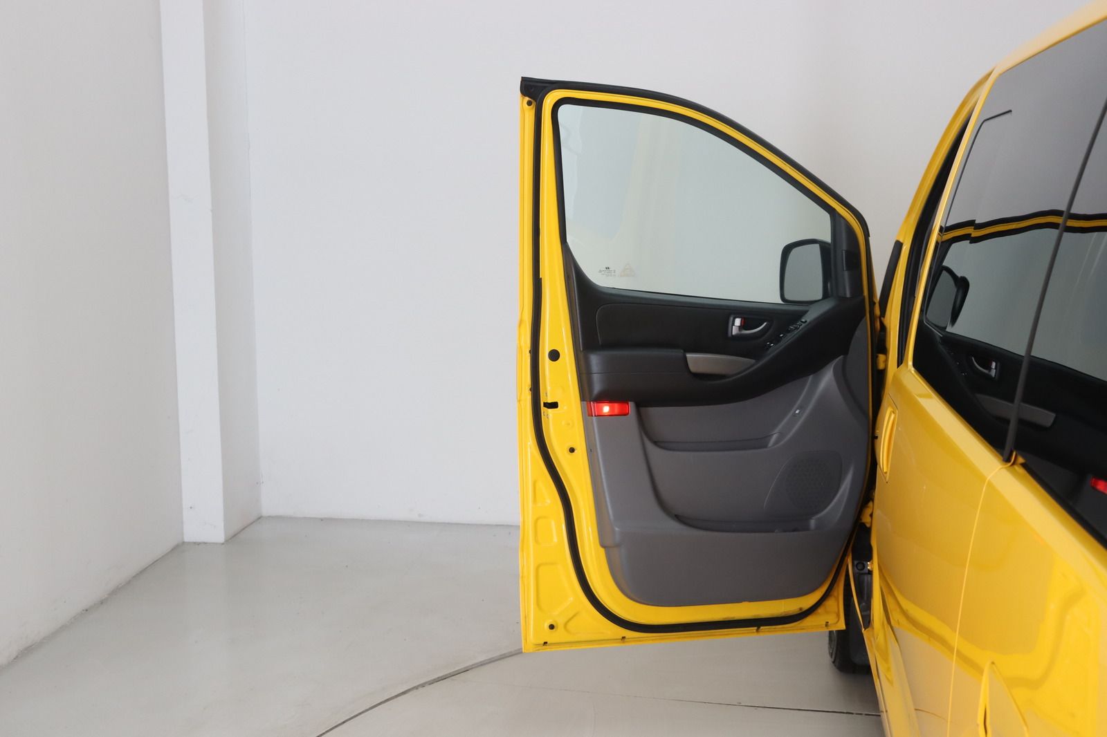 Fahrzeugabbildung Hyundai H-1 2.5CRDi Starex * RFK * Lenkradhzg. * Navi
