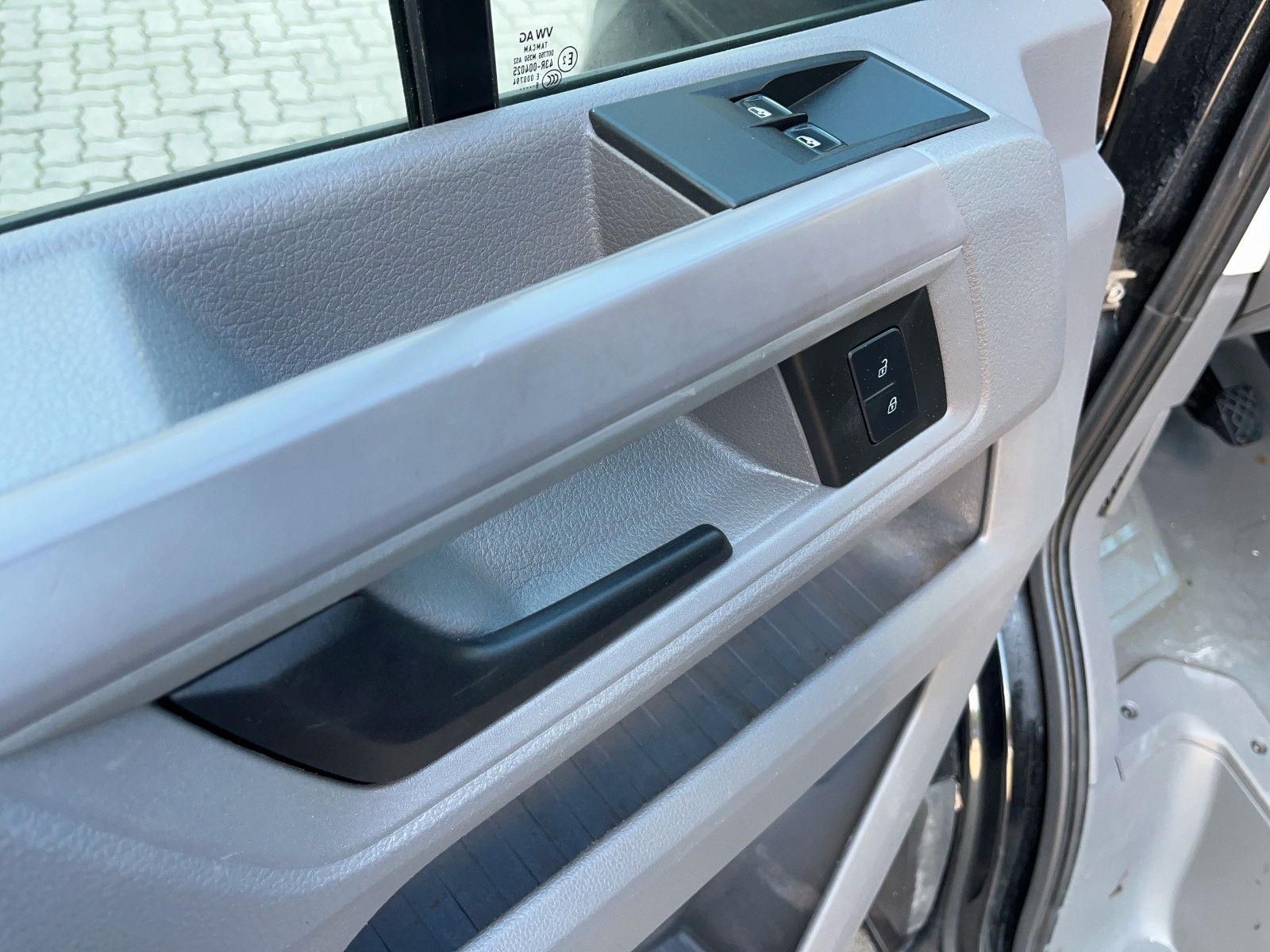 Fahrzeugabbildung Volkswagen Crafter Pritsche Pritsche DOKA lang L3 RWD