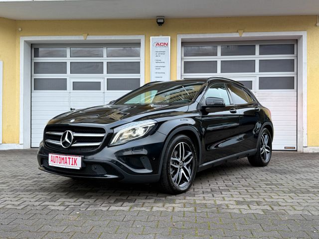 MERCEDES-BENZ GLA 220 d 4Matic STNDHZNG,NAVI,AHK, HimmelSchwar