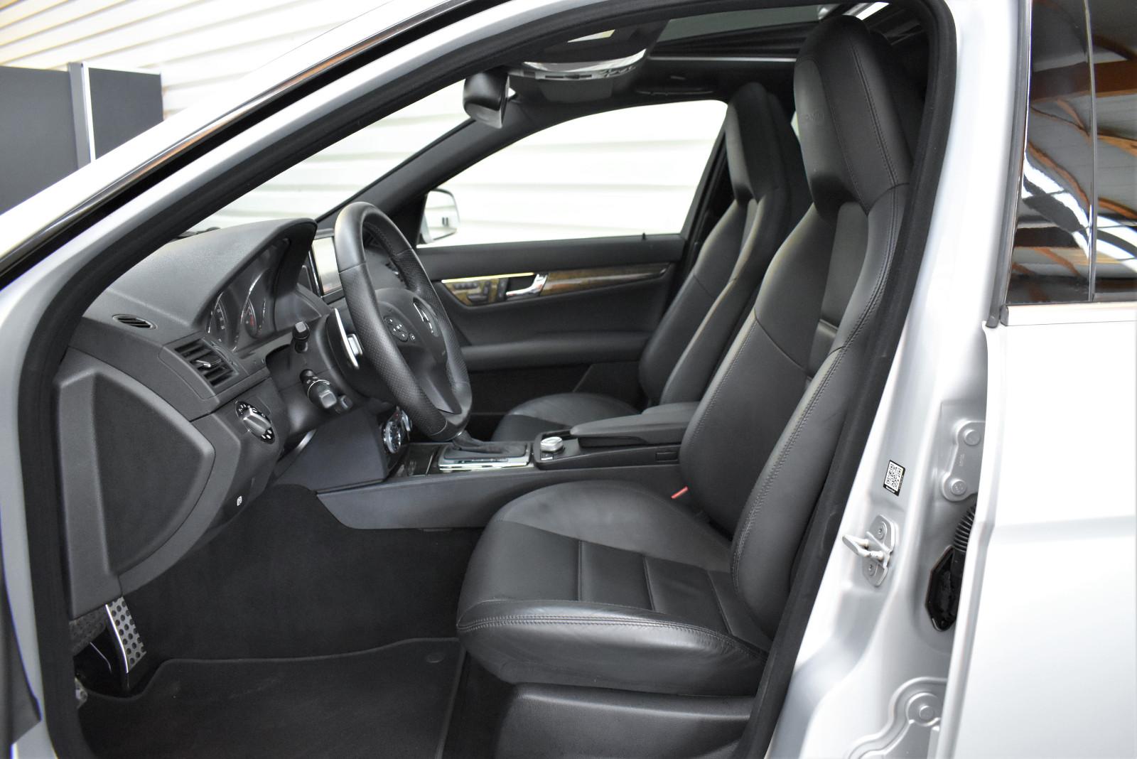 MERCEDES-BENZ C63 AMG V8 6.2 457ch BVA Toit ouvrant Sièges chauffants cuir
