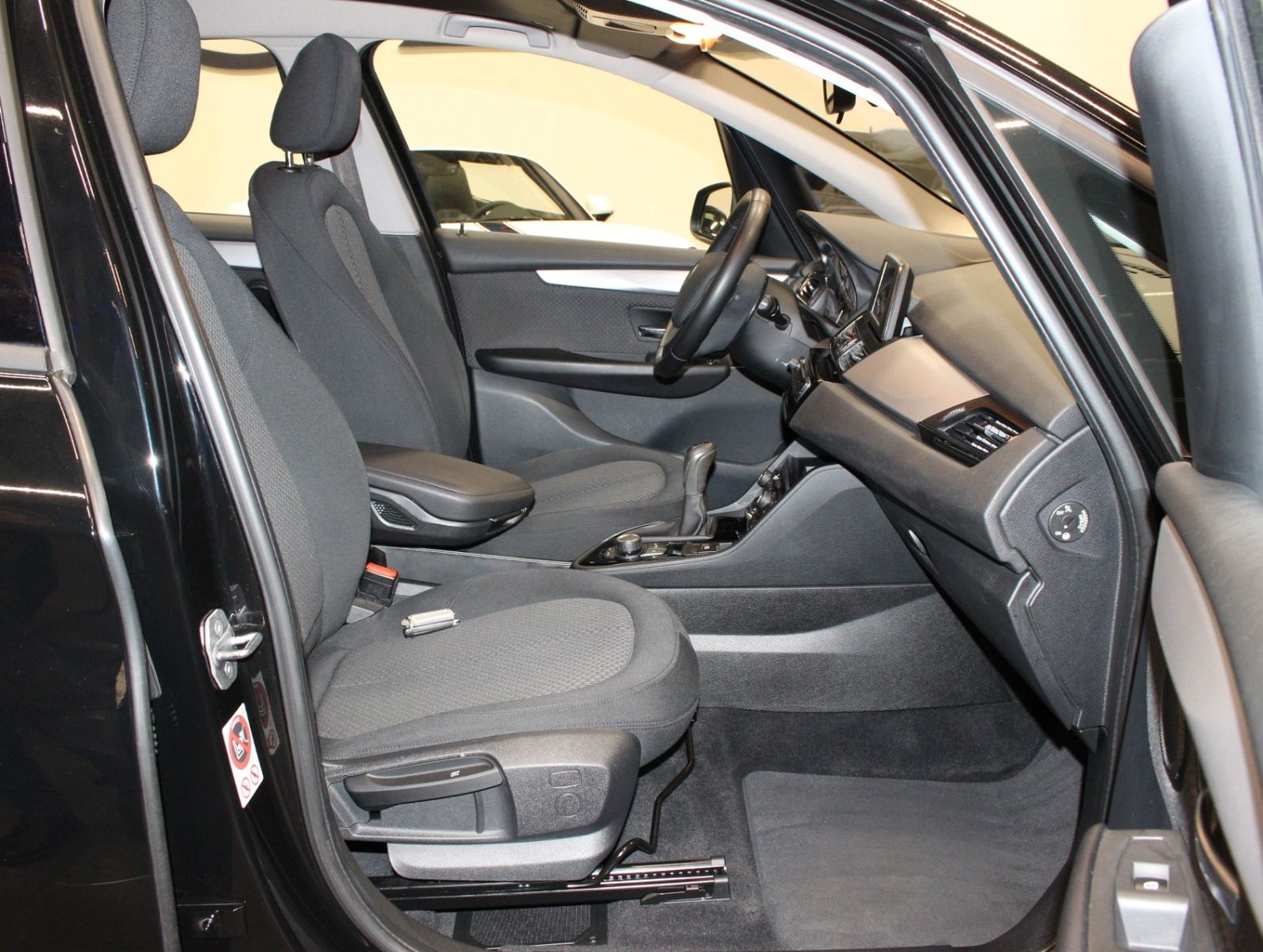 Fahrzeugabbildung BMW 216 i Active Tourer Advantage 1. Hand*TOP