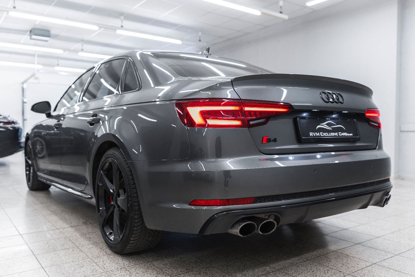 Fahrzeugabbildung Audi S4 3.0TFSI Quattro B&O KAM LED CARPLAY MASSAGE