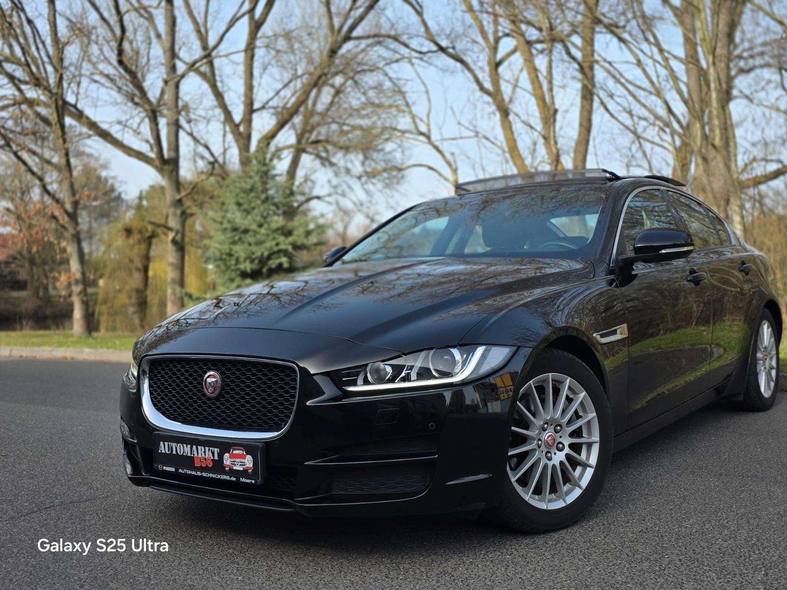 Jaguar XE 2.0D Panorama/Bi-Xenon/gr.Navi/SHZ/TopZustand
