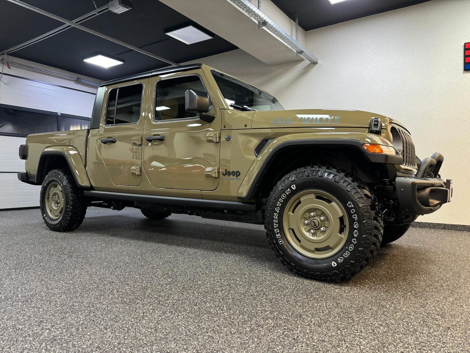 Fahrzeugabbildung Jeep GLADIATOR WILLYS '41 ED. 3.6L-V6 HARDTOP-SOFTTOP