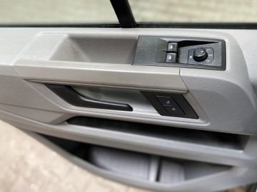 Fahrzeugabbildung Volkswagen Crafter Kasten 35 mittel#ACC#Klima#Kamera#StHz.