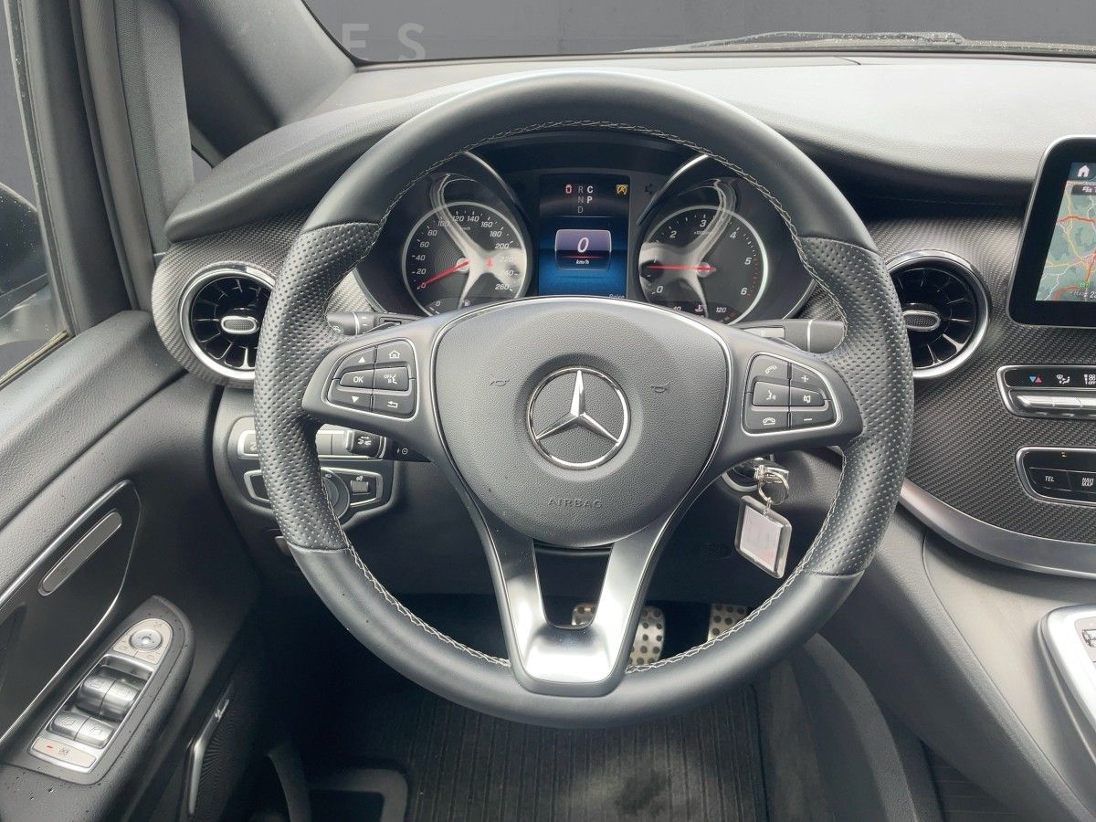 Fahrzeugabbildung Mercedes-Benz V 300 d 4M lang AMG/Night/Pano/Kamera/AHK
