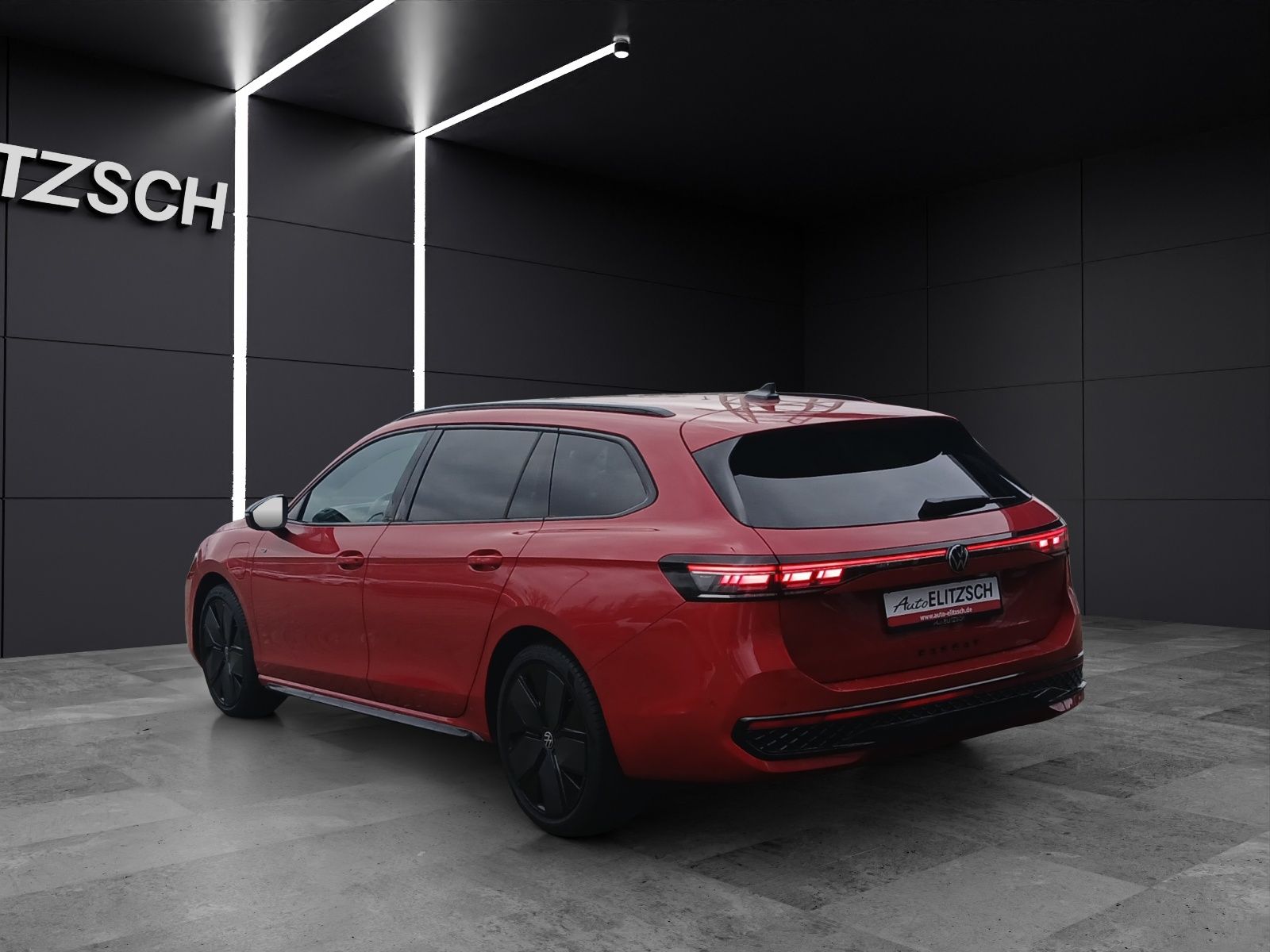 Fahrzeugabbildung Volkswagen Passat R-Line eHybrid DSG IQ.Light ACC AHK SH Ma