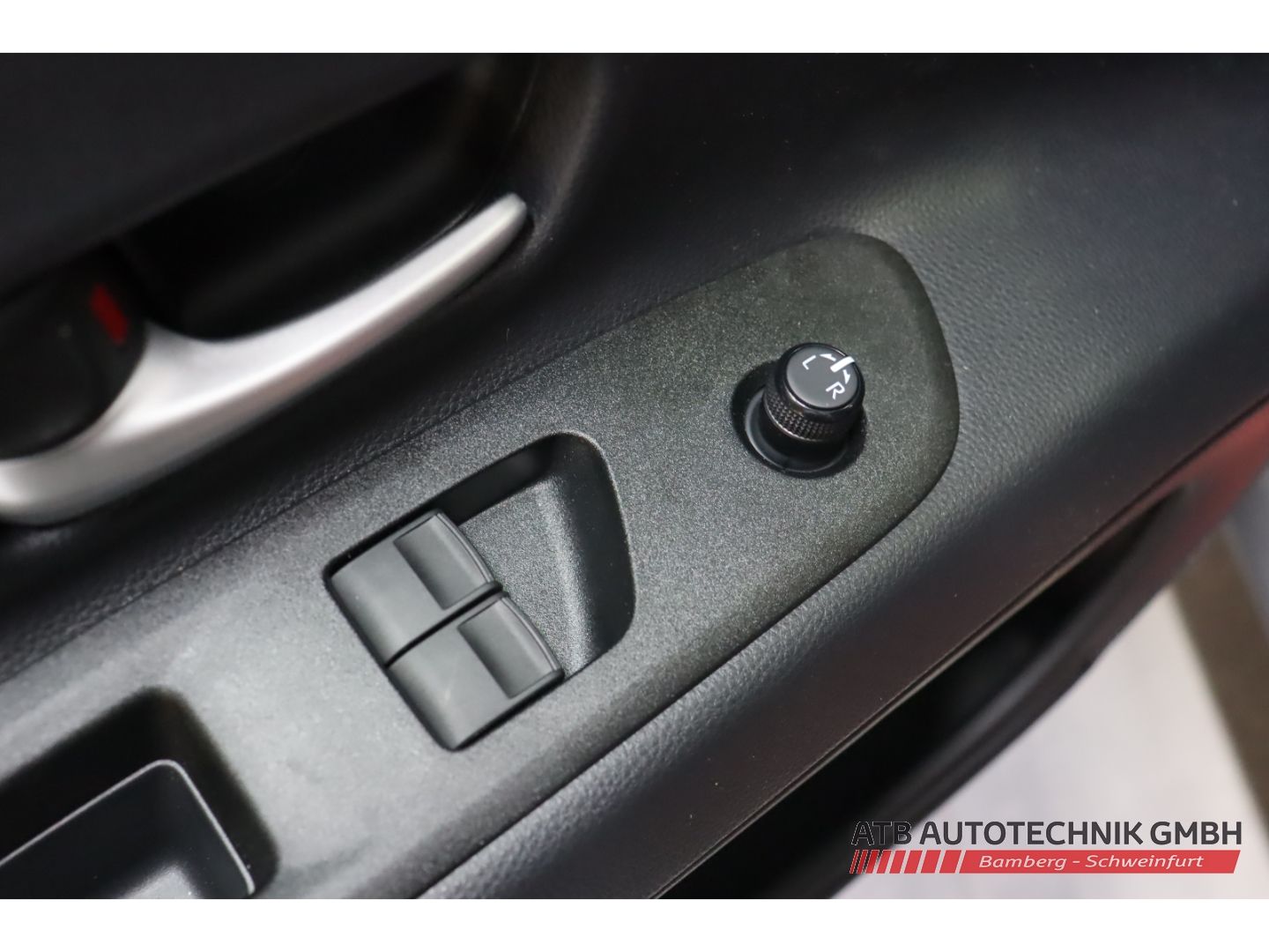 Fahrzeugabbildung Toyota Aygo X Air Team D 1,0-l-VVT-i Faltdach Apple Car