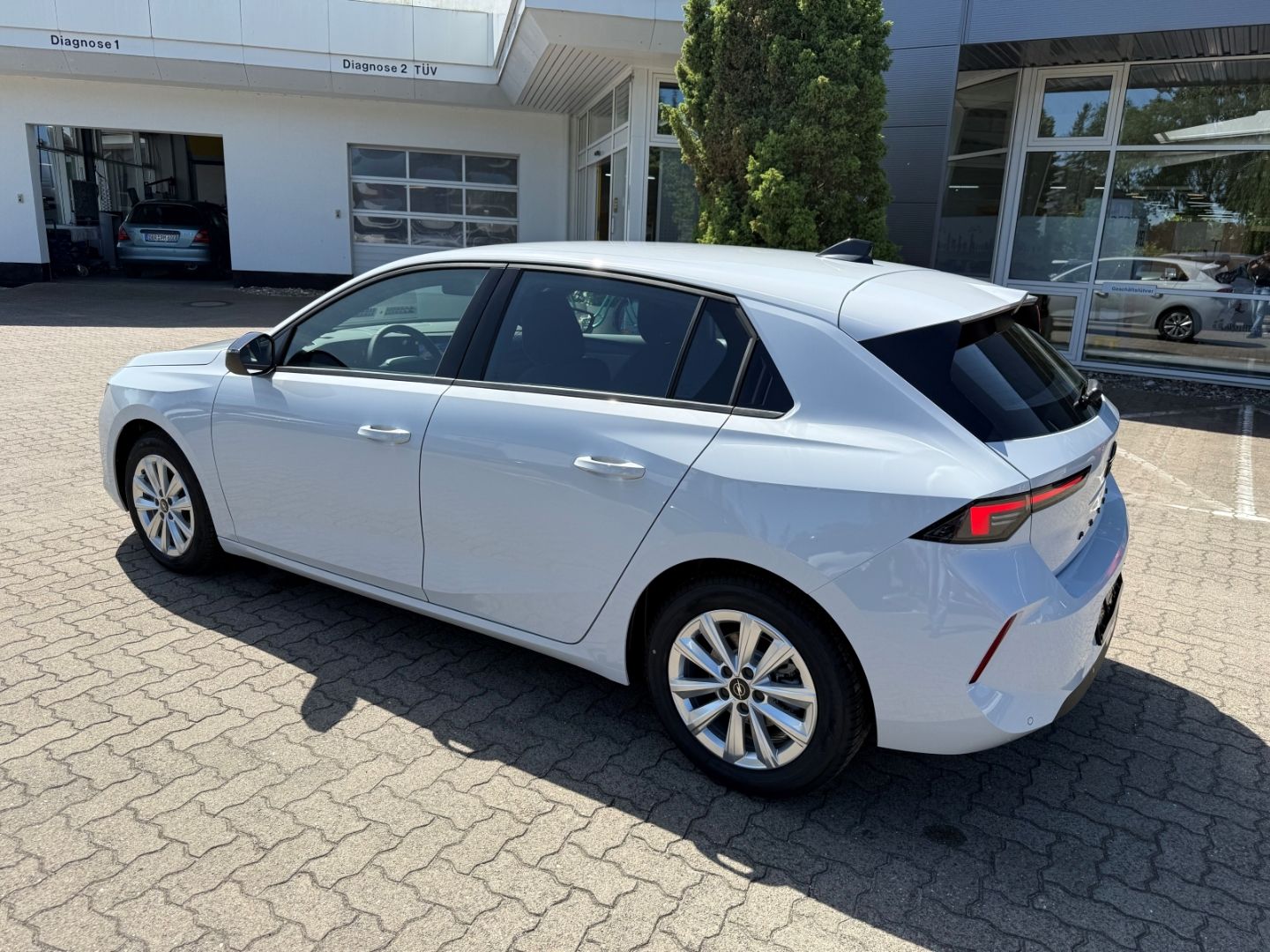 Fahrzeugabbildung Opel Astra L Edition SHZ+LHZ+Kamera+Allwetter
