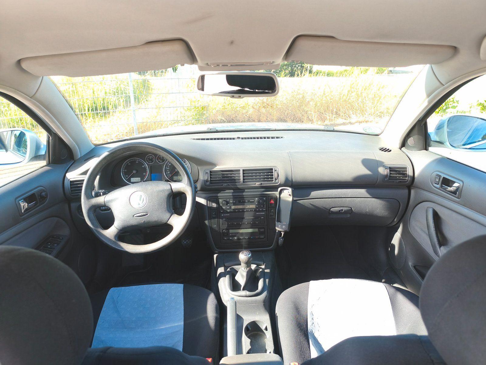 Volkswagen Passat 2004 — photo 11