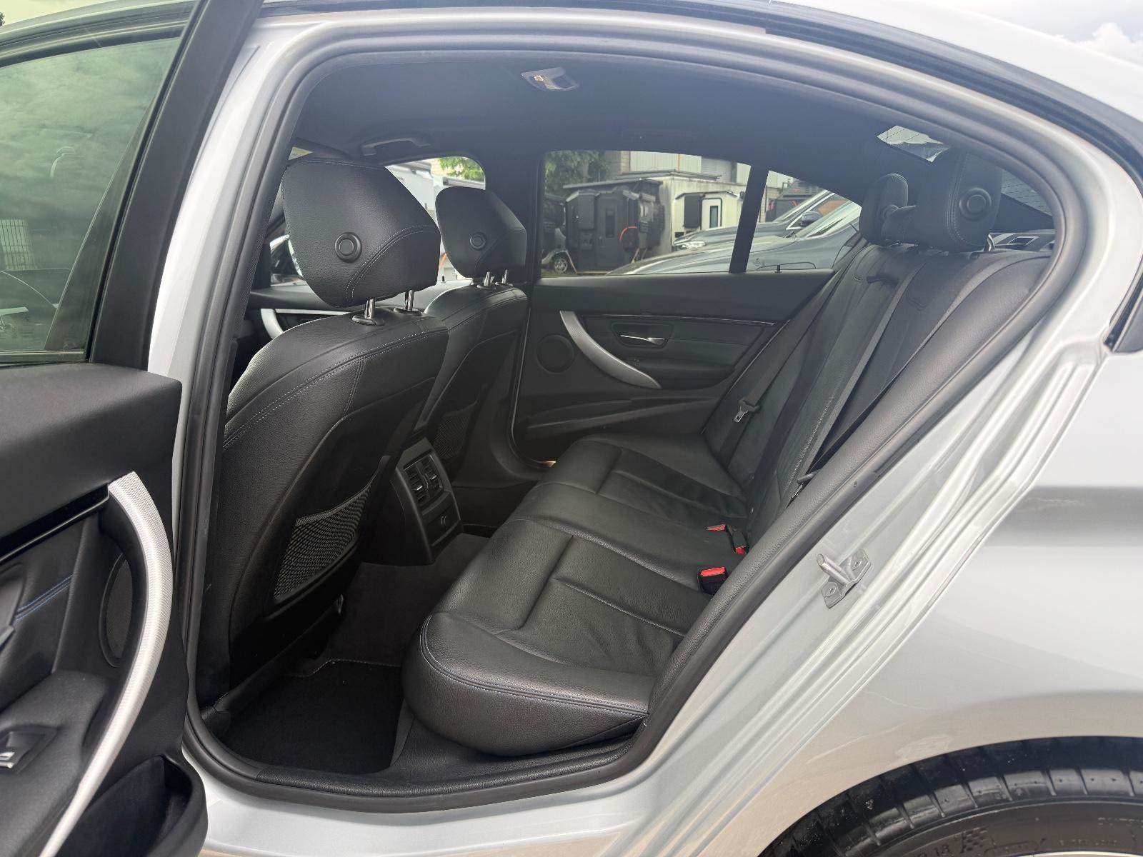 BMW 318i M Sport/LED/SHZ/Leder/Shadow Line