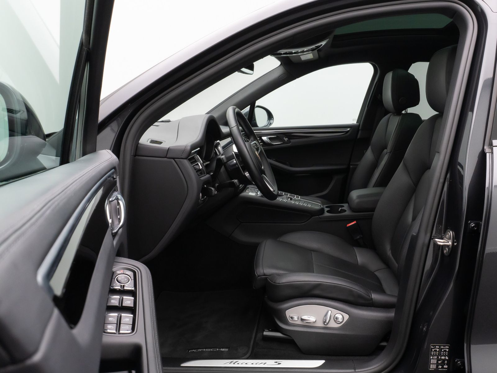 Fahrzeugabbildung Porsche Macan S BOSE Kamera Memory DAB Panorama 20Zoll