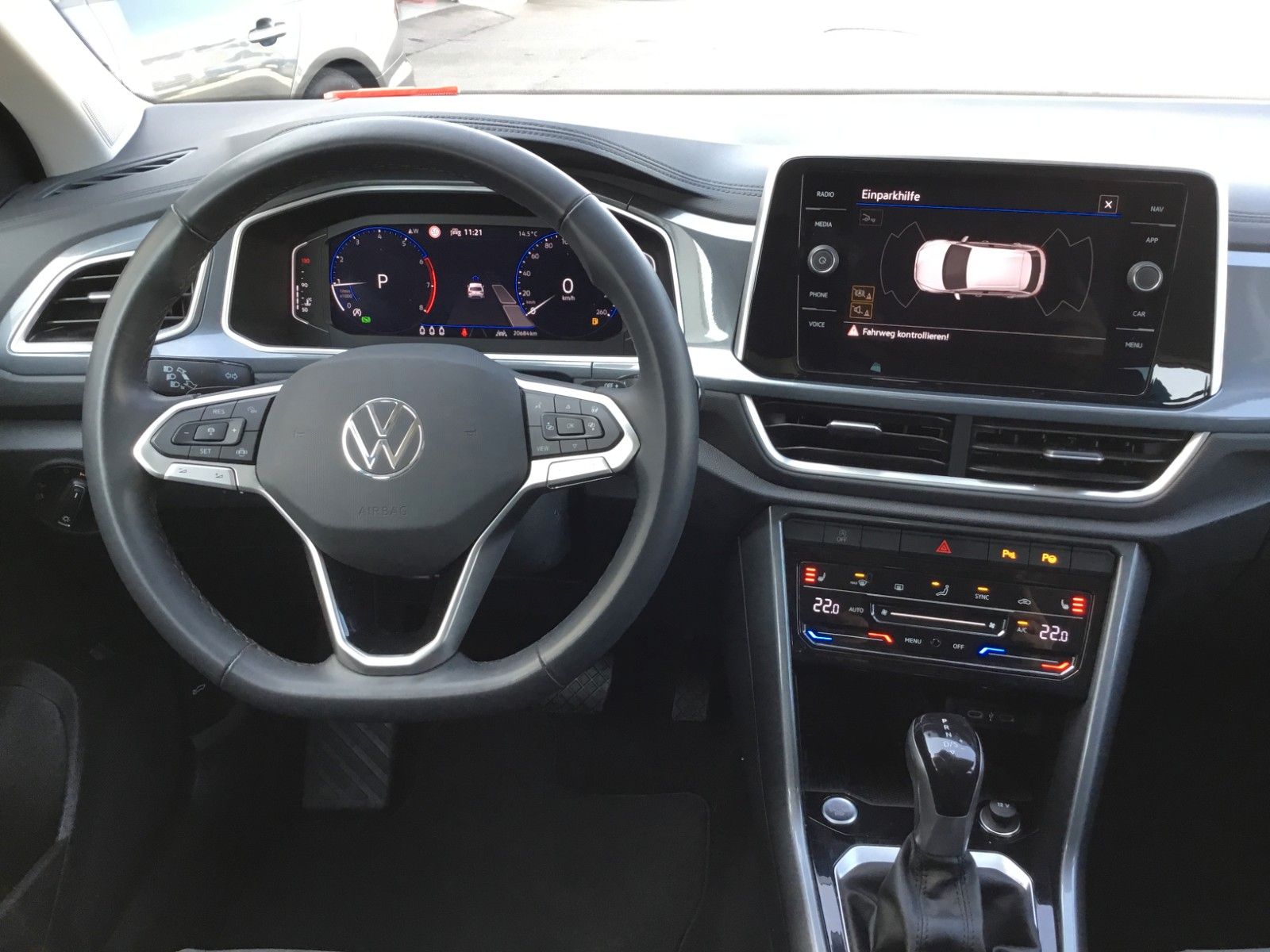 Fahrzeugabbildung Volkswagen T-Roc 1.5 TSI DSG Style+AHK+LED+ACC+17"+Kamera