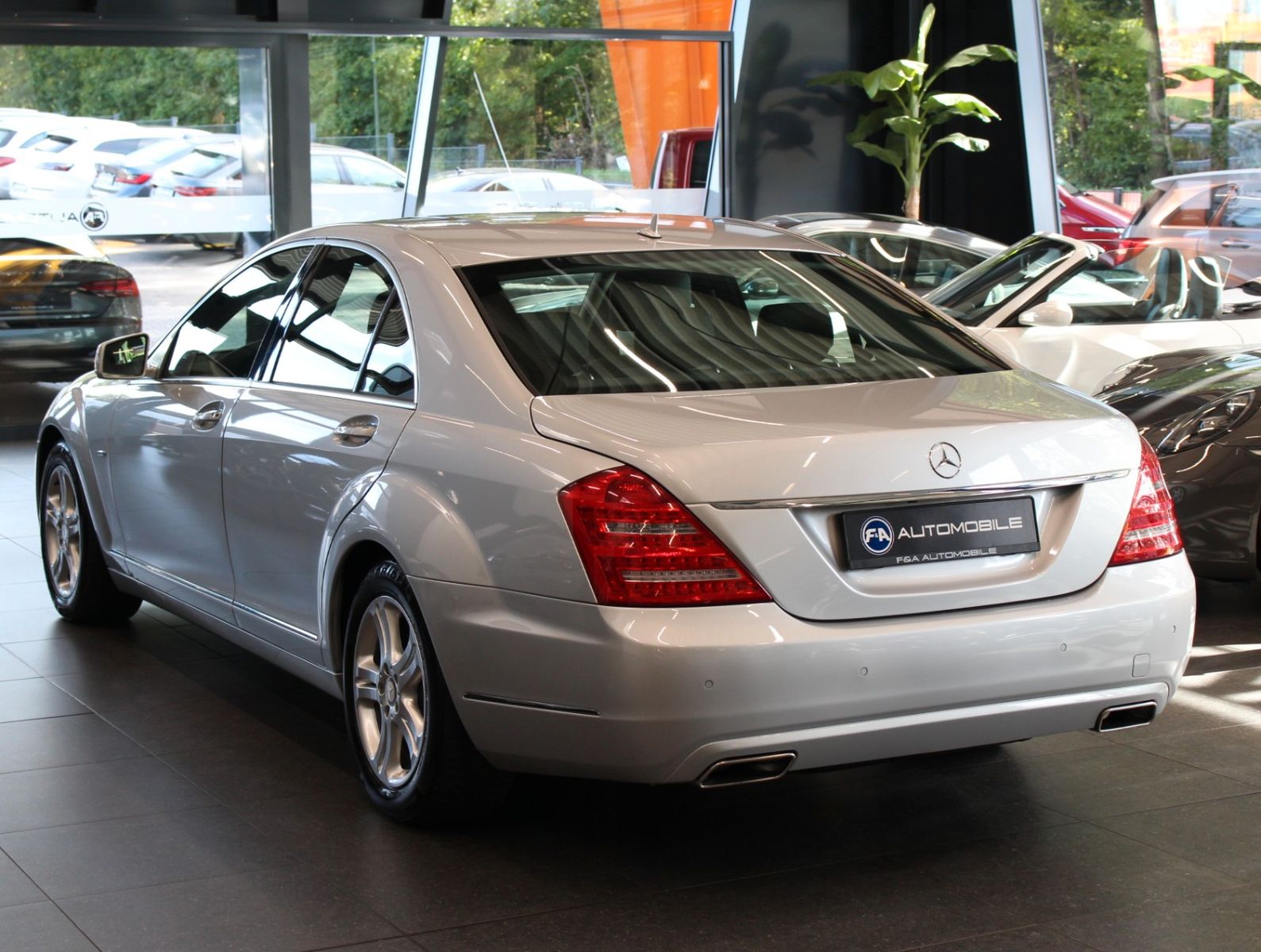 Fahrzeugabbildung Mercedes-Benz S 350d BlueTec 4Matic Standhzg.*Distronic*ABC