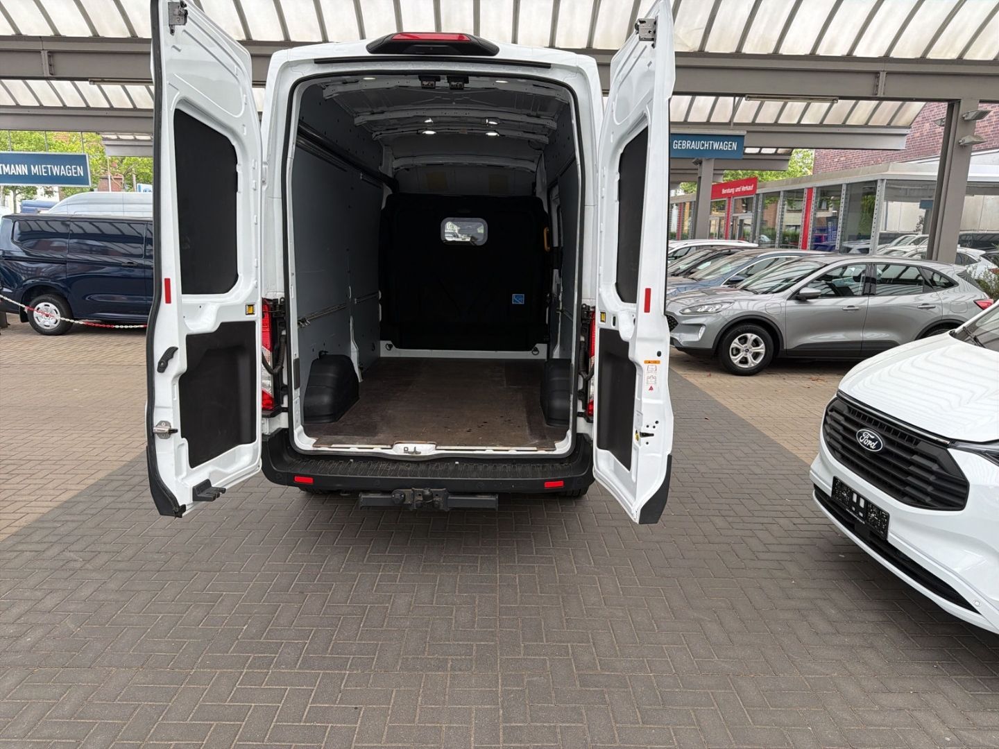 Fahrzeugabbildung Ford Transit Kasten 350 L3 Trend AHK Apple CarPlay An