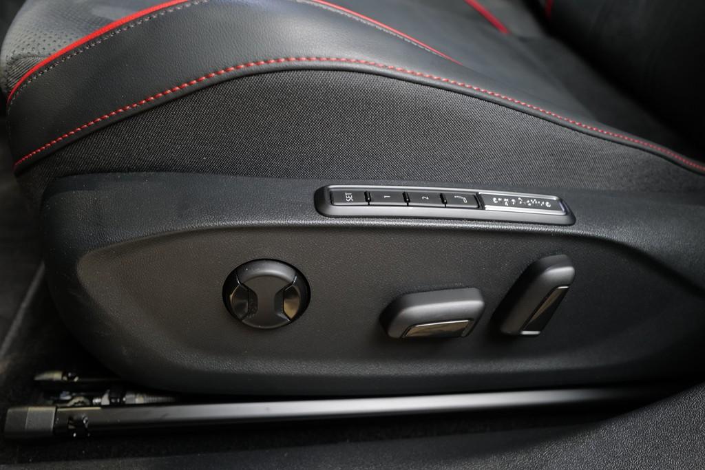 Volkswagen ID.7 Tourer GTX 4Motion Pano AHK WäPump HKardon 