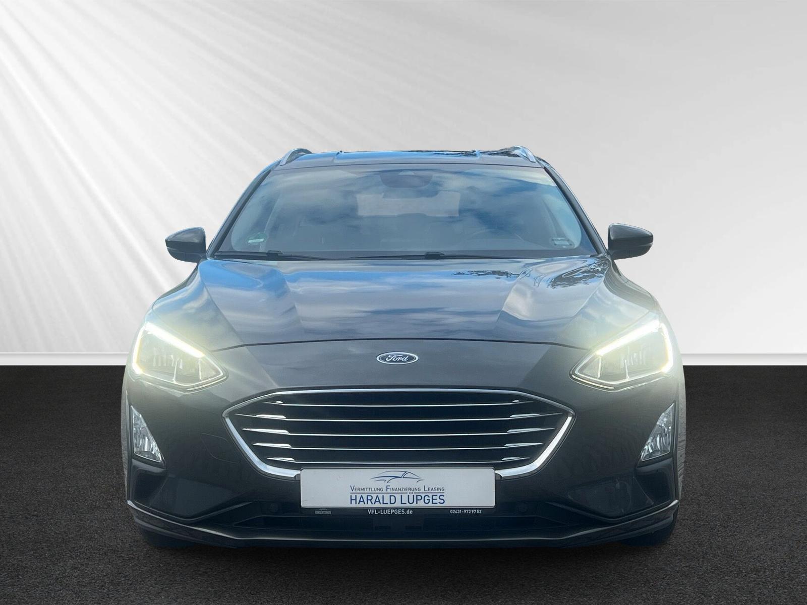 Ford Focus Titanium Automatik, Navi, LED-Licht, Tempo