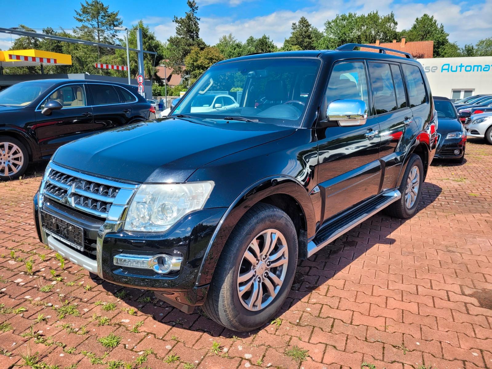 Mitsubishi Pajero 3.2 DI-D Top*XENON*LEDER*AHK*7-SITZER*