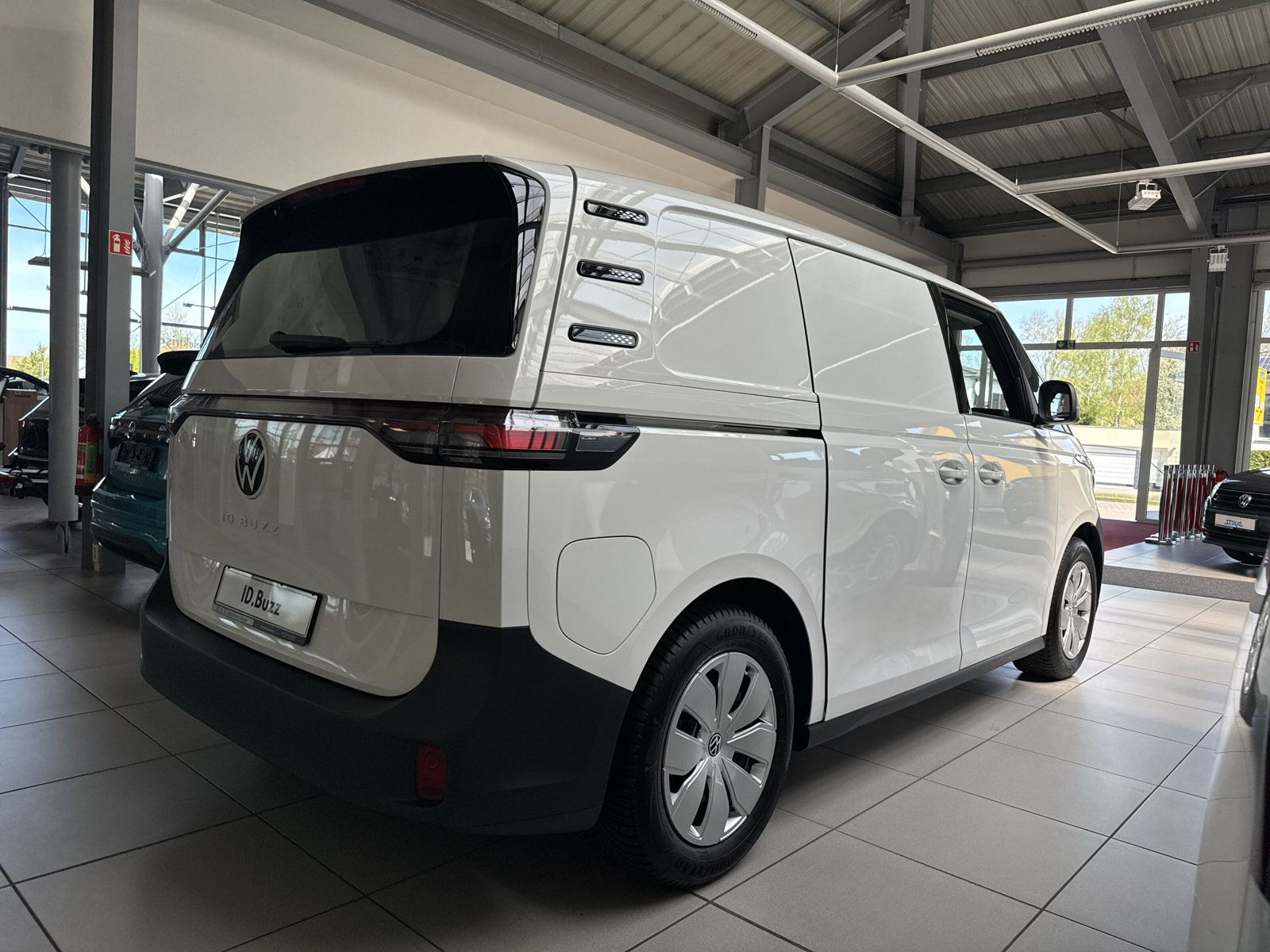 ID. Buzz Cargo AHK Navi DAB