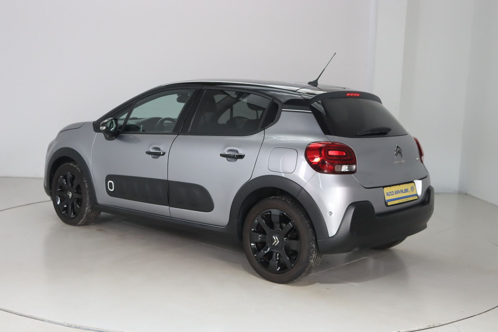 Fahrzeugabbildung Citroën C3 * LED * Navi * Keyless * 8-fach
