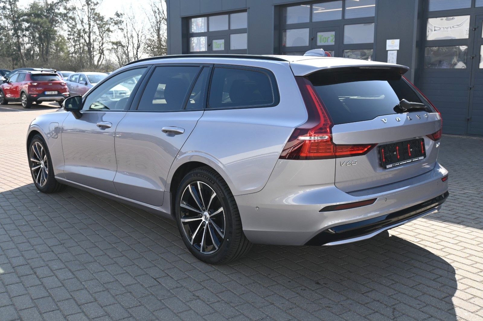 Fahrzeugabbildung Volvo V60 T6 AWD RC Plus Dark*PANO*360°*ACC*HuD*AHK