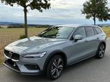 Volvo V60 CrossCountry B4 D AWD Ultimate VolvoGarantie - Volvo V60 Cross Country Ultimate mit Diesel-Antrieb