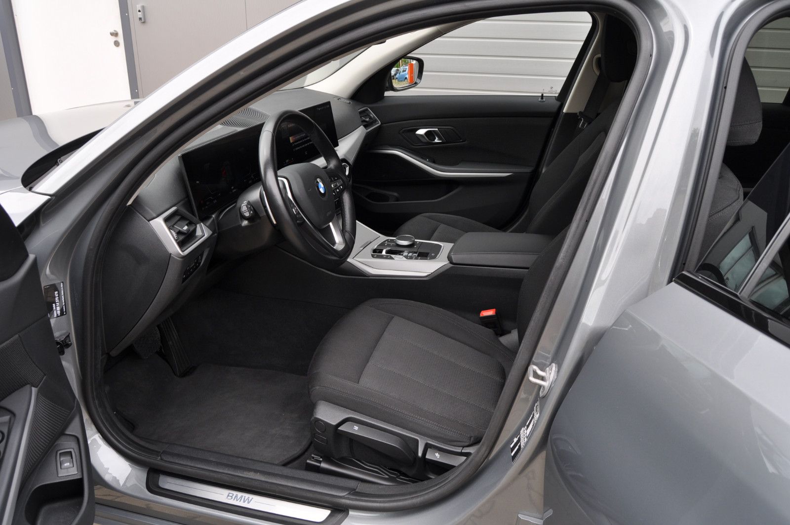 BMW 318i Touring Aut. LED Widescreen DAB Tempomat foto 11