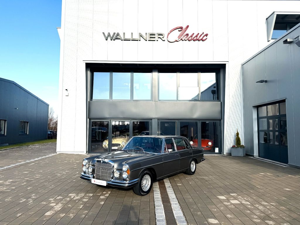 Mercedes-Benz 300