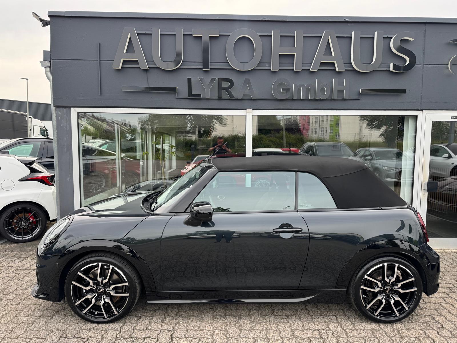 MINI Cooper S Cabrio JCW*NAVI*360°KAMERA*HUD*H&K*