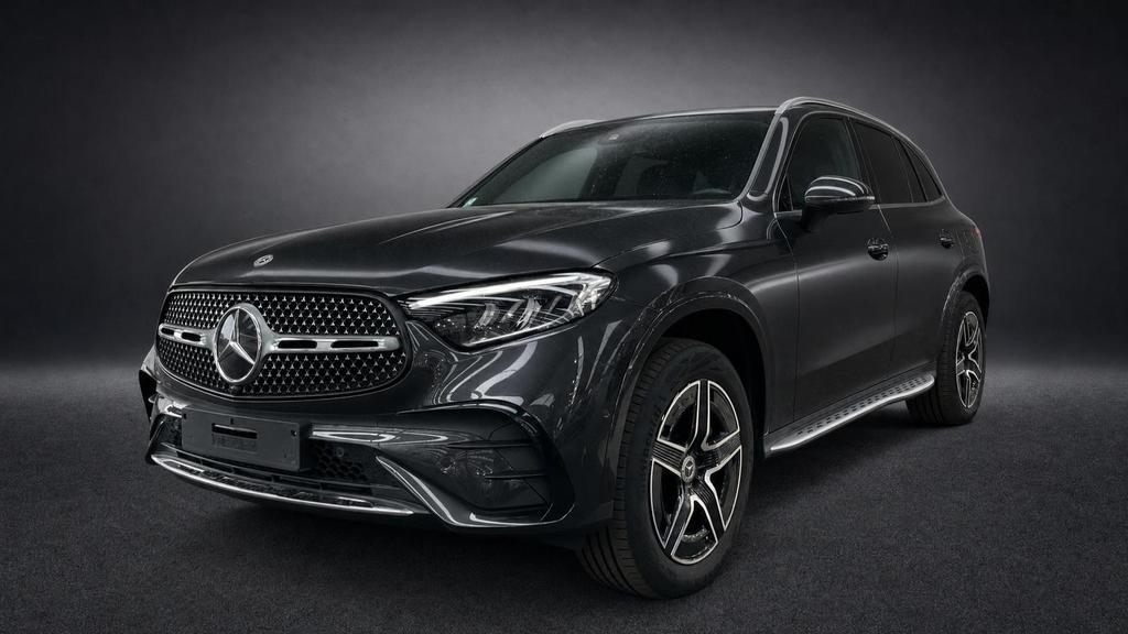 MercedesBenz GLC 300 de 4M3x AMGLUFTPANOMBUXLEDAHKKAM 2023