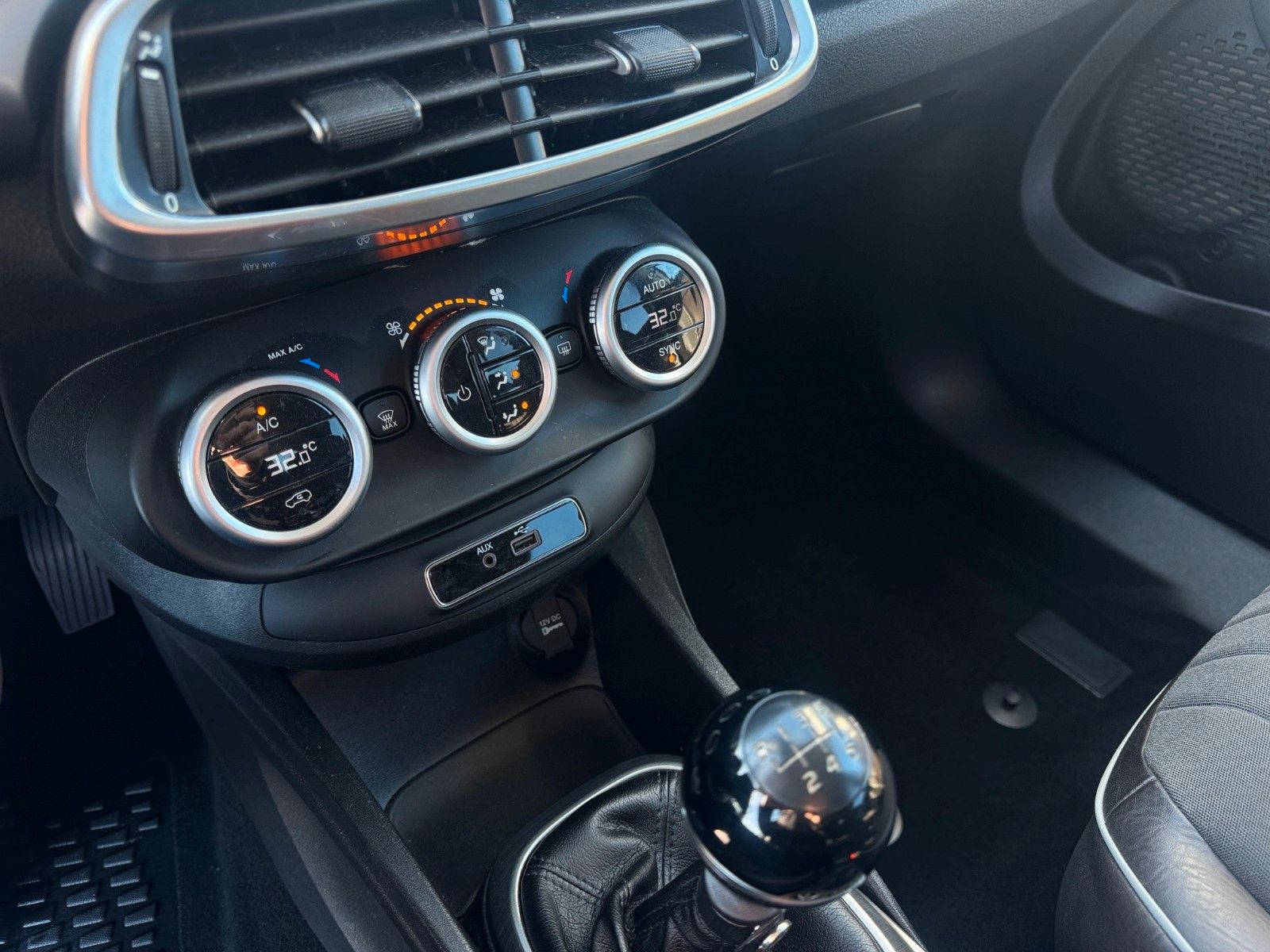 Fahrzeugabbildung Fiat 500X 1.4 4x2 MultiAir Lounge Navi Kamera Sitzhzg