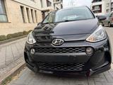 Hyundai i10 1.0 Pure schwarz 57 tKM - Hyundai i10: Pure