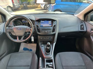 Ford Focus - 12