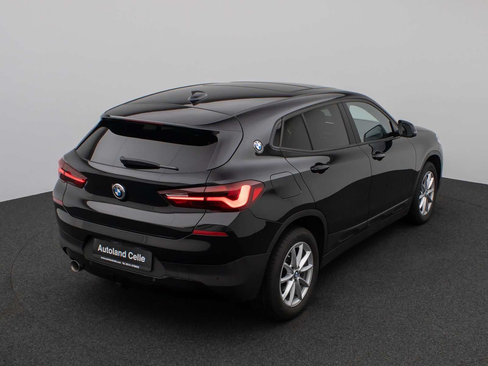 Fahrzeugabbildung BMW X2 sD18i Panorama Parkassist DAB HiFi AHK LED